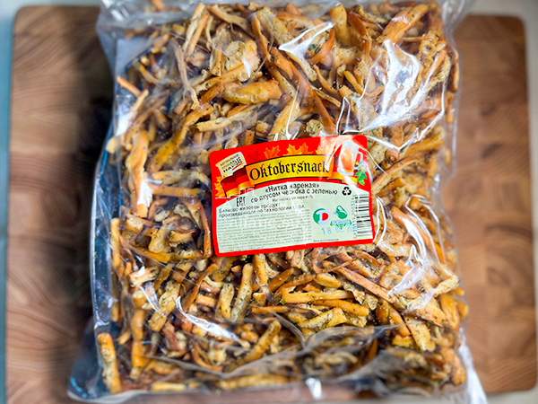 Нитка ЖАРЕНАЯ "Чеснок с зеленью" Oktobersnack 1 кг (сырный продукт) в Павловском Посаде