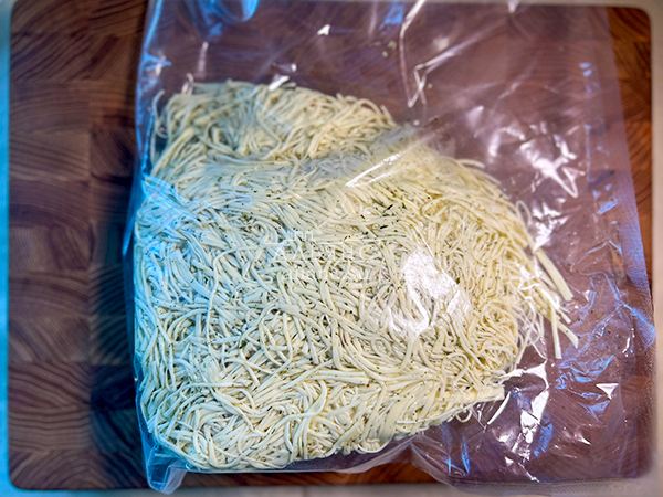 Сырный продукт ФЕРМЕРСКИЙ паутинка  укроп/чеснок в Павловском Посаде