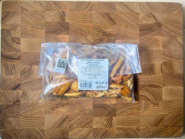 Сыр 150 гр ГОРНЫЙ СЫРОВАР (Ассорти копчёный с укропом и чесноком) в Павловском Посаде